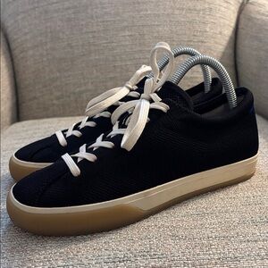 Rothy’s Lace Up Sneakers Tennis Shoes in Black Women’s size 7.5